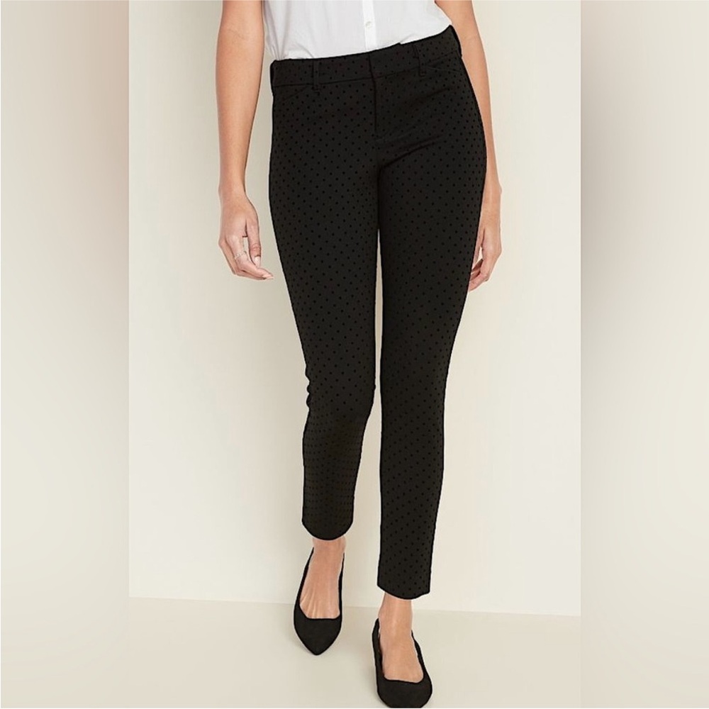 Old Navy Black Polka Dot Pixie Ankle Pant